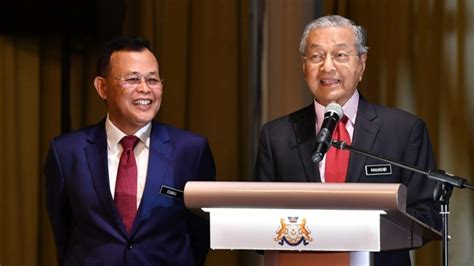 Johor menteri besar, malezya johor eyaletinde hükümet başkanıdır. Osman Sapian Letak Jawatan Menteri Besar Johor - MYNEWSHUB