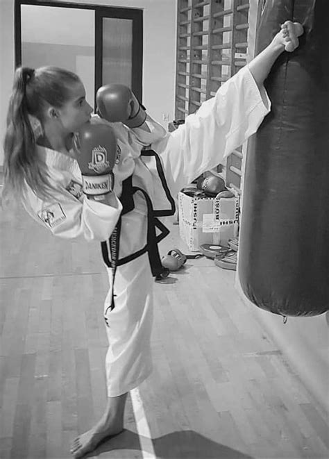 Pin By Faith Hannah On Karate Kung Fu Kickboxing Gymnastics Martial Arts Women Women