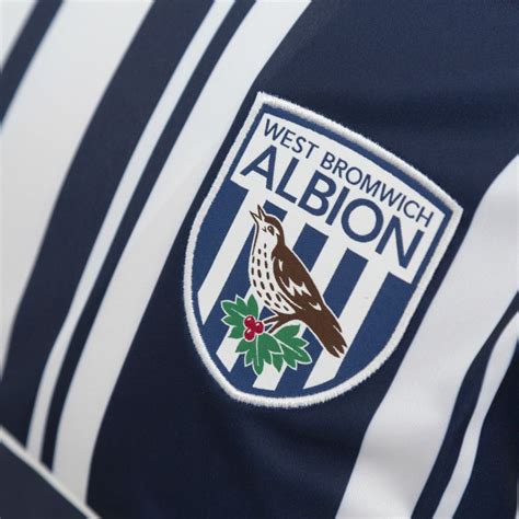 Read news relating to the west bromwich albion v brighton and hove albion fixture season 2020/21, visit the official website of the premier league. Barcode Kit: West Bromwich Albion presenta su camiseta ...