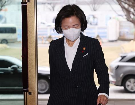 법무법인 오킴스는 ict, 블록체인, 의료 및 헬스케어(제약, 생명공학, 의료기기) 등 첨단 산업분야에서 스타트업 회사부터 대기업에 이르기까지 국내 유수의 회사에 고품격 법률 자문을 제공하고 있고, 고객사들로부터 높은 평가를 받고 있습니다. "확진됐다고 변호사시험 제한한다뇨" 로스쿨생들 헌법소원 ...