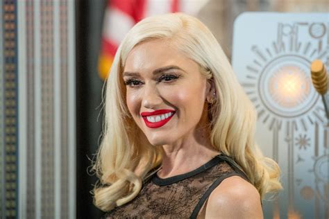 Gwen Stefani Shared A Throwback Photo Revealing Her Natural Hair Color