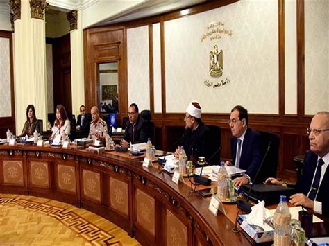 يذكر أن وزارة التخطيط والمتابعة والإصلاح الإداري، بدأت اليوم الاثنين، تعداد وحصر العاملين بالجهاز الإداري للدولة، والتقت الدكتورة هالة السعيد، مع مندوبي الجهاز المركزي للتنظيم والإدارة والمختصين، لإجراء تعداد وحصر موظفي الجهاز الإداري للدولة. "إيقاف رواتب موظفين".. الحكومة تكشف عن مشروع تحديث بيانات ...