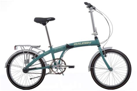 It's so handy to fold up your bike, pack it in the trunk, and head off to the lakes or camping ground ready to enjoy some leisurely riding with your family or friends. Raleigh Stowaway 3 Folding Bike - 20w Blue - Sturmey ...