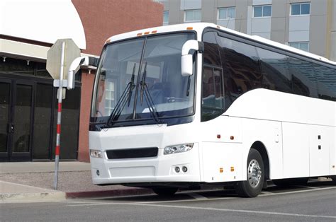 7 Benefits of Renting a Charter Bus