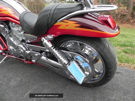 Screamin' eagle® performance stage kits take performance to the next level with increased acceleration and improved passing power when compared to stock bikes. 2005 Red Custom Harley Davidson Screamin Eagle V - Rod Vrscse