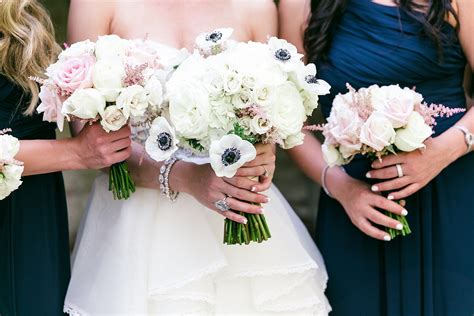 The Bride S Guide To 7 Popular Types Of Wedding Bouquets