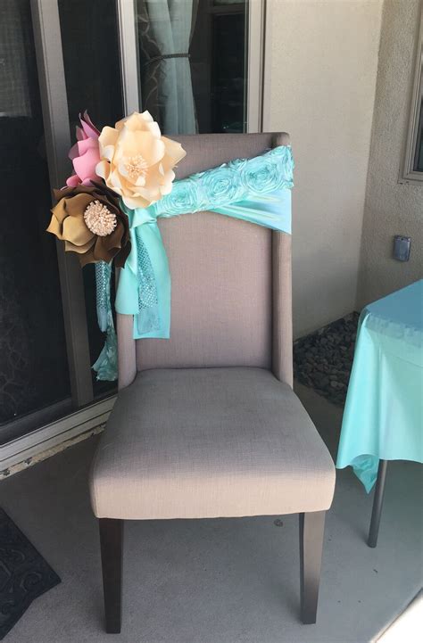 Shower chairs are disability aids that prevent dangerous maneuvers in the bathroom and help you clean your body in a more comfortably position. Choosing a Baby Shower Chair - Baby Ideas