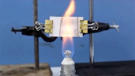 Los detectores de humo son obligatorios en algunos países y permiten identificar los focos de incendio en una vivienda y alertar a los ocupantes de la vivienda de día y de noche. Papel tapiz detector de fuego para hacer a las ...