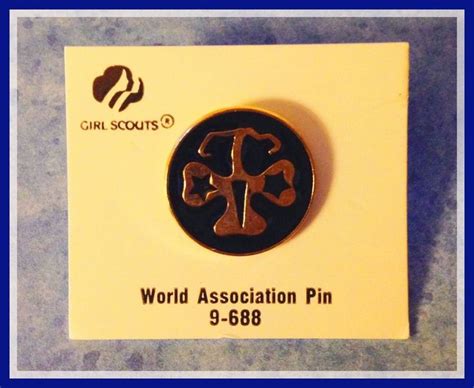 Vintage 1980 1992 Girl Scout World Association Pin Trefoil 9 688