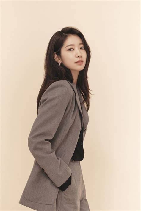 Park Shin Hye Gained Confidence Through Time Slip Thriller The Call