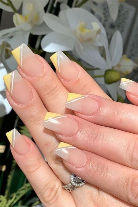 40 Perfect Graduation Nail Ideas For Your Special Day Page 3 Of 5