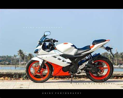 Checkout the stunning pictures of the first version of r15. Yamaha R15 V2 Modified 'Orange-White' colour - ModifiedX ...
