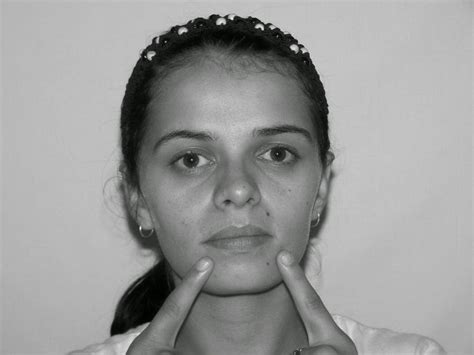Natural Chinese Facelift Age Shedding Using Facial Yoga Exercise For