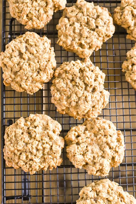 I wasn't sure if it would work for oatmeal cookies because it isn't instant oatmeal but given this is a wwii recipe i'm guessing they didn't have instant oatmeal back then either. Thick and Chewy Oatmeal Cookies | Golden Barrel