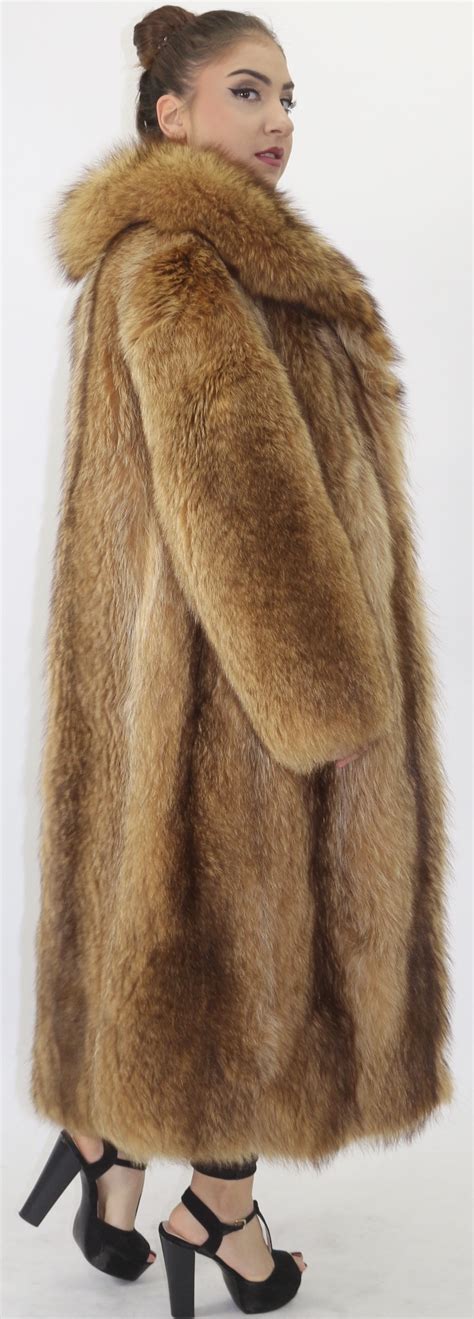 buy fur coat raccoon nature online at your furs online shop