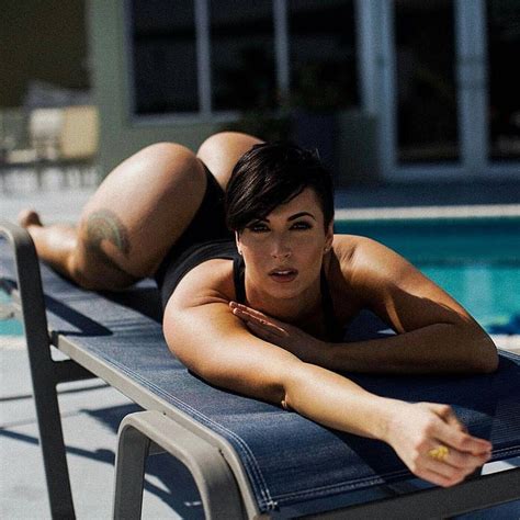 Sun Tanning Leg Swimming Pool Muscle Foto Porno Eporner