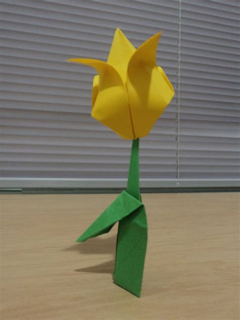 Langkah langkah cara membuat origami bunga kertas: Cara Membuat Origami Bunga Kertas