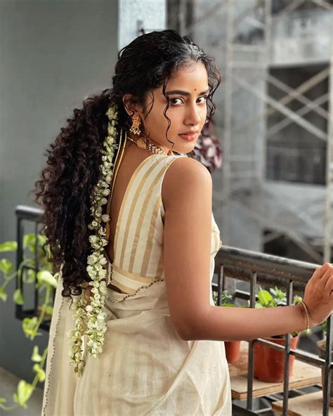 Actress Anupama Parameswaran In Onam Saree Showing Off Her Beauty