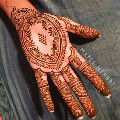 Mehndi designs are a traditional part of our life for so many years. 30 Basic Mehndi Designs for Hands and Feet | Bridal ...