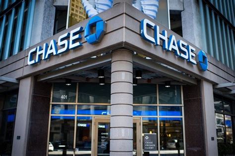 Pnc bank near you is an auxiliary of the pnc financial services group. Chase Bank: History, Chase Bank Near Me and More in 2020 ...