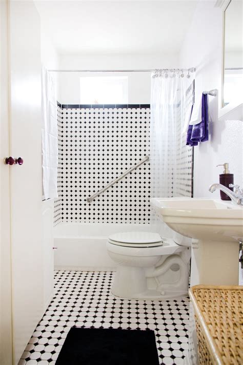 A Charming S Austin Cottage Bathroom Remodel With Tub Bathroom
