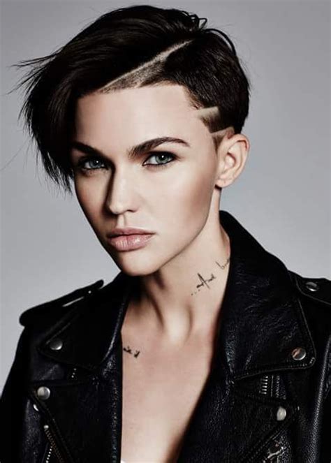 Inmate who fought an apocalypse, john wick and meg.met xander & the bellas. Ruby Rose | Frisuren, Styling kurzes haar, Farbe für haare