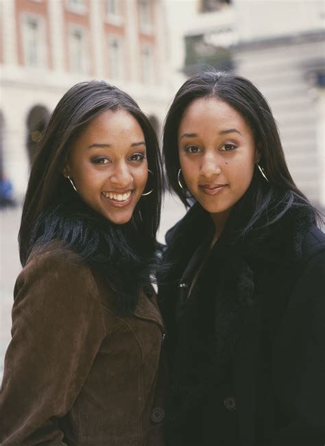 15 Photos Of Tia And Tamera That Prove They Were The Queens Of 90s Style Essence Tia And