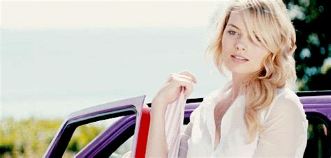 Margot Robbie  Find And Share On Giphy