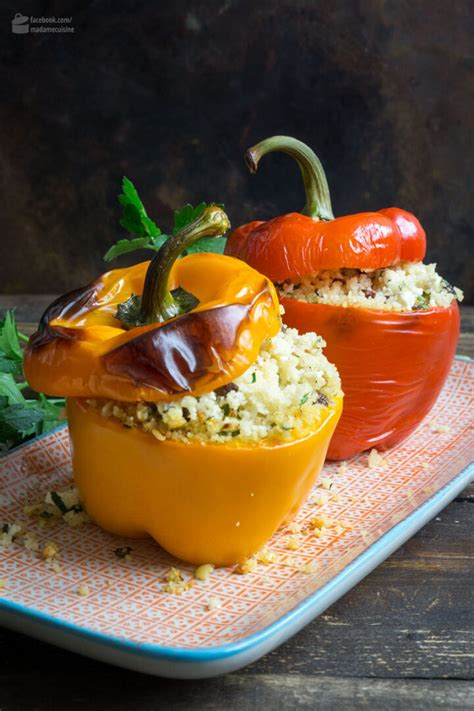 Gefüllte Paprika mit Couscous und Rosinen