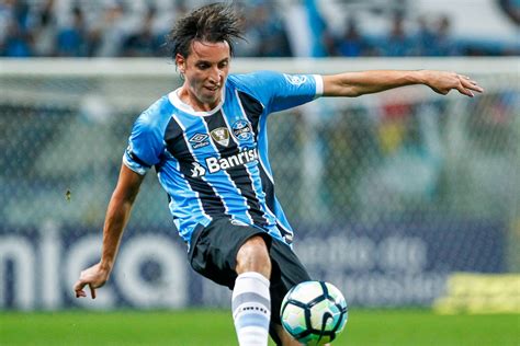 Acompanhe as notícias do grêmio no ge.globo. Grêmio: Geromel vai ficar fora do time no mínimo três ...