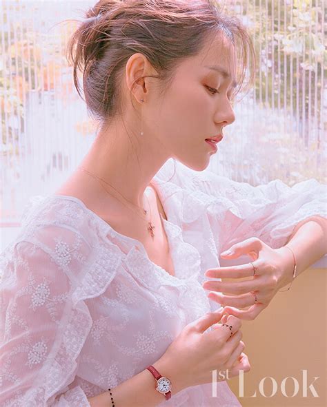 Son Ye Jin Photoshoot Hot Son Ye Jin Appeared With Real Beauty