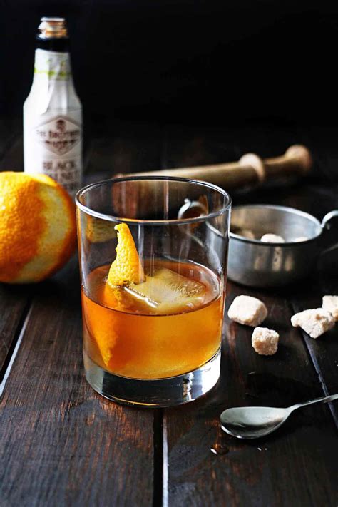 27 Whiskey Cocktail Recipes To Sip On All Weekend An Unblurred Lady