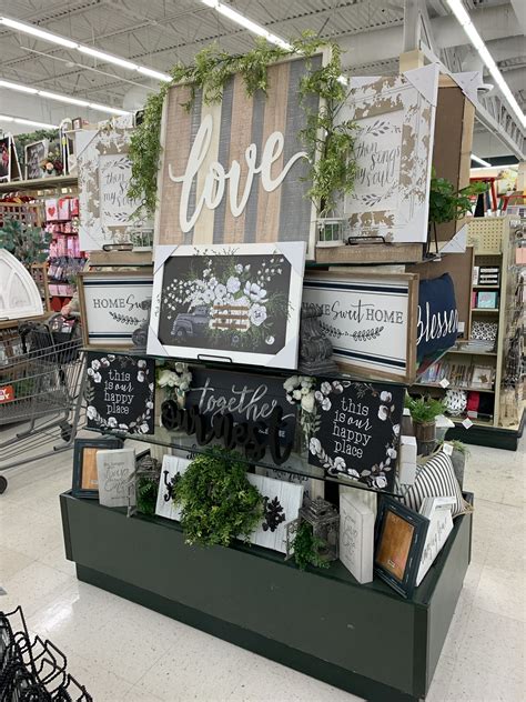 Living room hobby lobby home decor. Pin by Kimberly Perkins on Hobby Lobby #346 | Farmhouse ...
