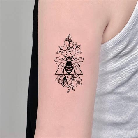 Discover More Than 83 Bee And Flower Tattoo Incdgdbentre