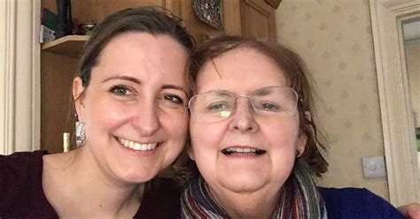 Daughter S Heartbreak As Mum Diagnosed With Dementia At Early Age Like Fiona Phillips