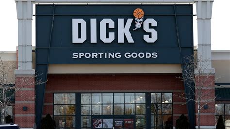 Dicks Sporting Goods Will Stop Selling Guns At 440 More Stores