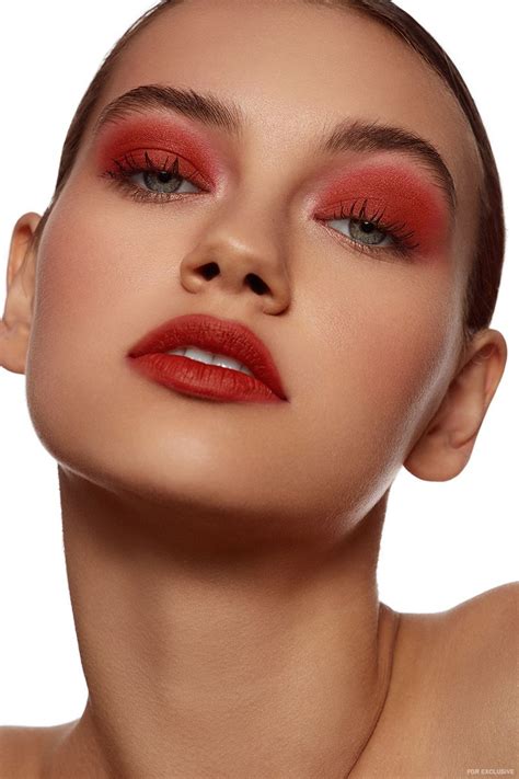 Sophia Tatum Wears Bold Red Eyeshadow And Lipstick Shade Photo Beth
