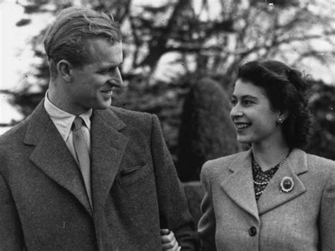 The king insisted on a quiet wedding, so as not to offend the british people, and the princess even saved. Photo: Queen Elizabeth and Prince Philip mark 73rd wedding ...