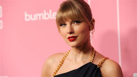 Taylor Swifts Father Safe After Fight With Burglar Wsav Tv