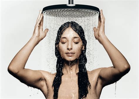 This Is What Happens To Your Body When You Shower With Cold Water