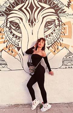 Adriana Chechik Twitter