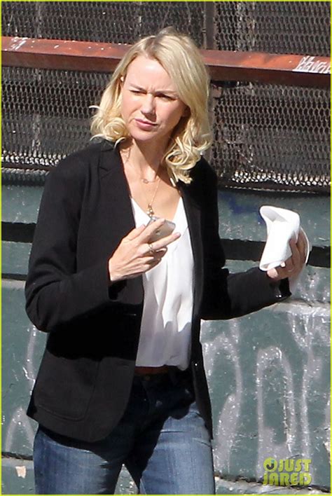 Naomi Watts Bundles Up For Fall In New York City Photo 2977627