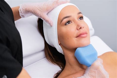 How Coolsculpting Can Help With Double Chins