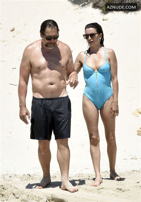 Penelope Cruz Sexy Seen With Javier Bardem Enjoying A Pda Filled