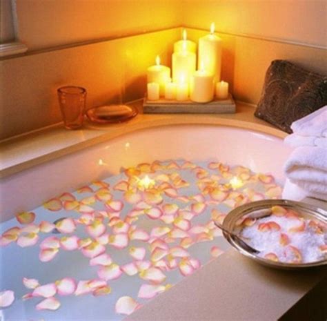 Romantic Valentine S Day Bathroom Ideas Romantic Bathrooms Tub Candles Romantic Bath