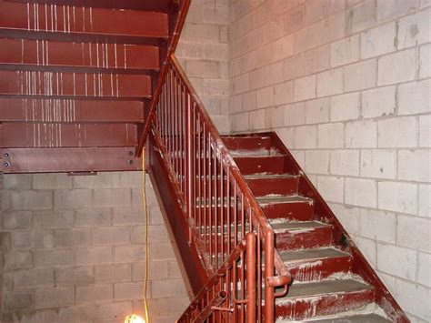 A paragon metal spiral staircase accommodates any indoor or outdoor project. Metal Stairs - Buildipedia