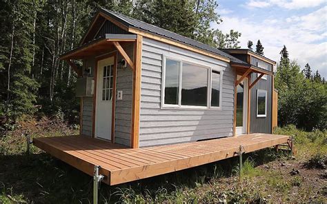Couples Quartz Tiny House On Wheels And Free Plans To Build Your Own