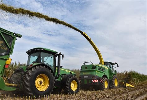 Sieczkarnia John Deere serii 8000 daje dużą elastyczność w