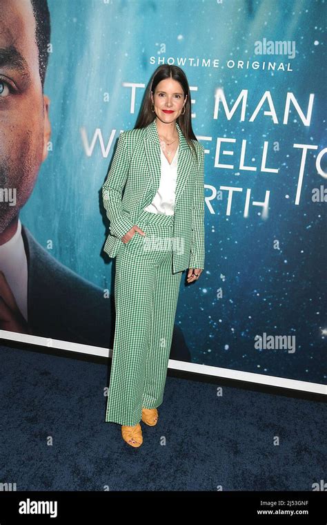 sonya cassidy attends showtime s new drama series the man who fell to earth premiere on april