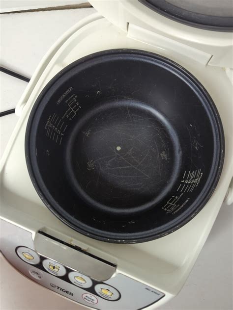TIGER Tacook White JBV A10U 5 5 Cup Uncooked Micom Rice Cooker Good